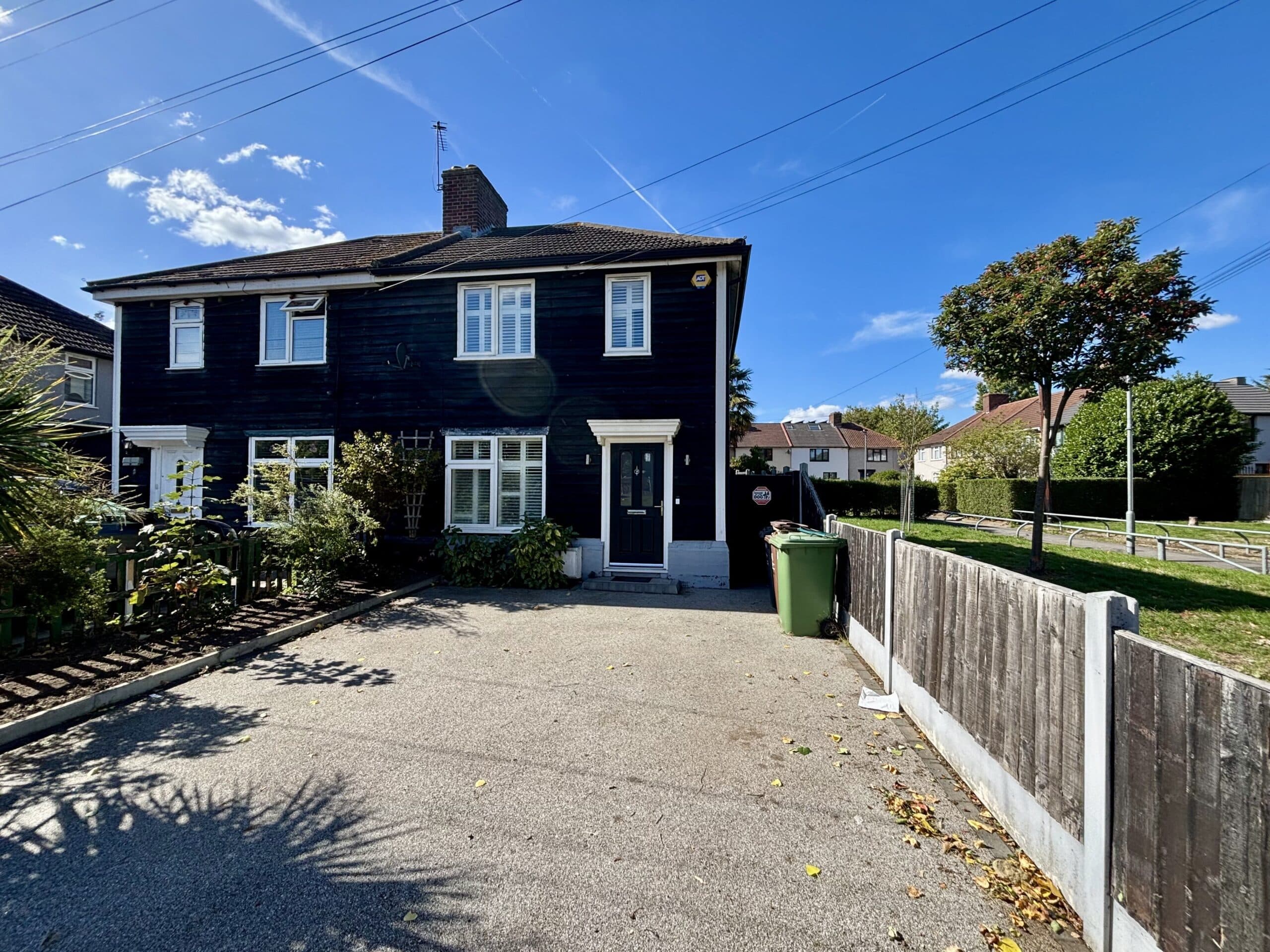 Pondfield Road, Dagenham, RM10