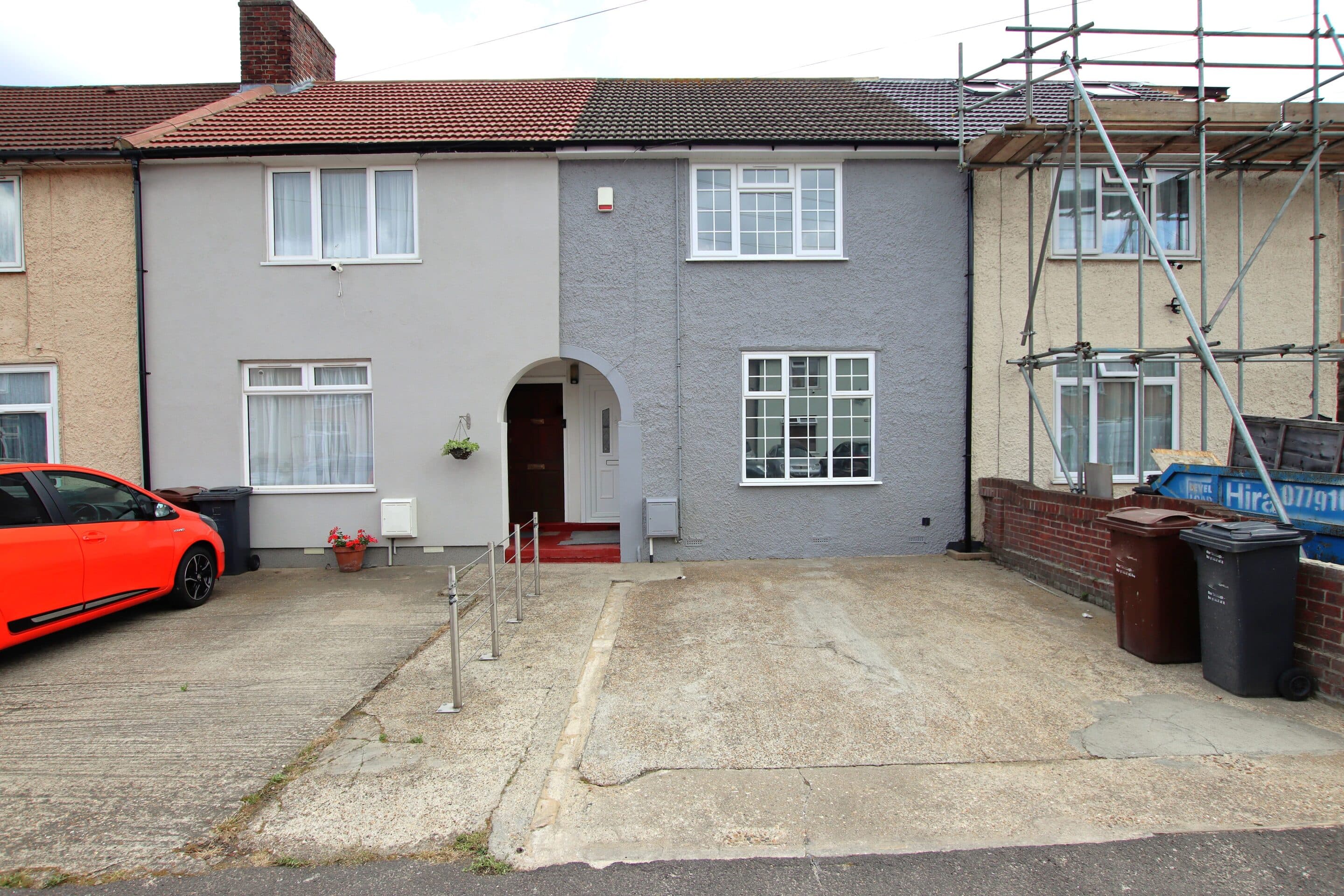 Hunters Square, Dagenham, RM10